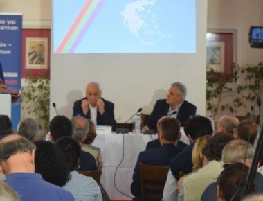 Έντονος διάλογος κατοίκων της Μόριας με τον Δ. Βίτσα για παράνομους αλλοδαπούς (βίντεο)